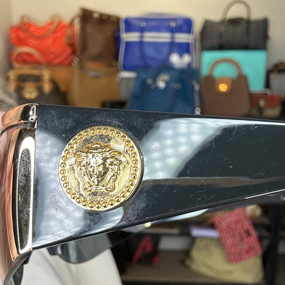 Versace Tribute Shield Sunglasses MOD 2197 Black Gold Medusa with Case - Picture 7 of 10